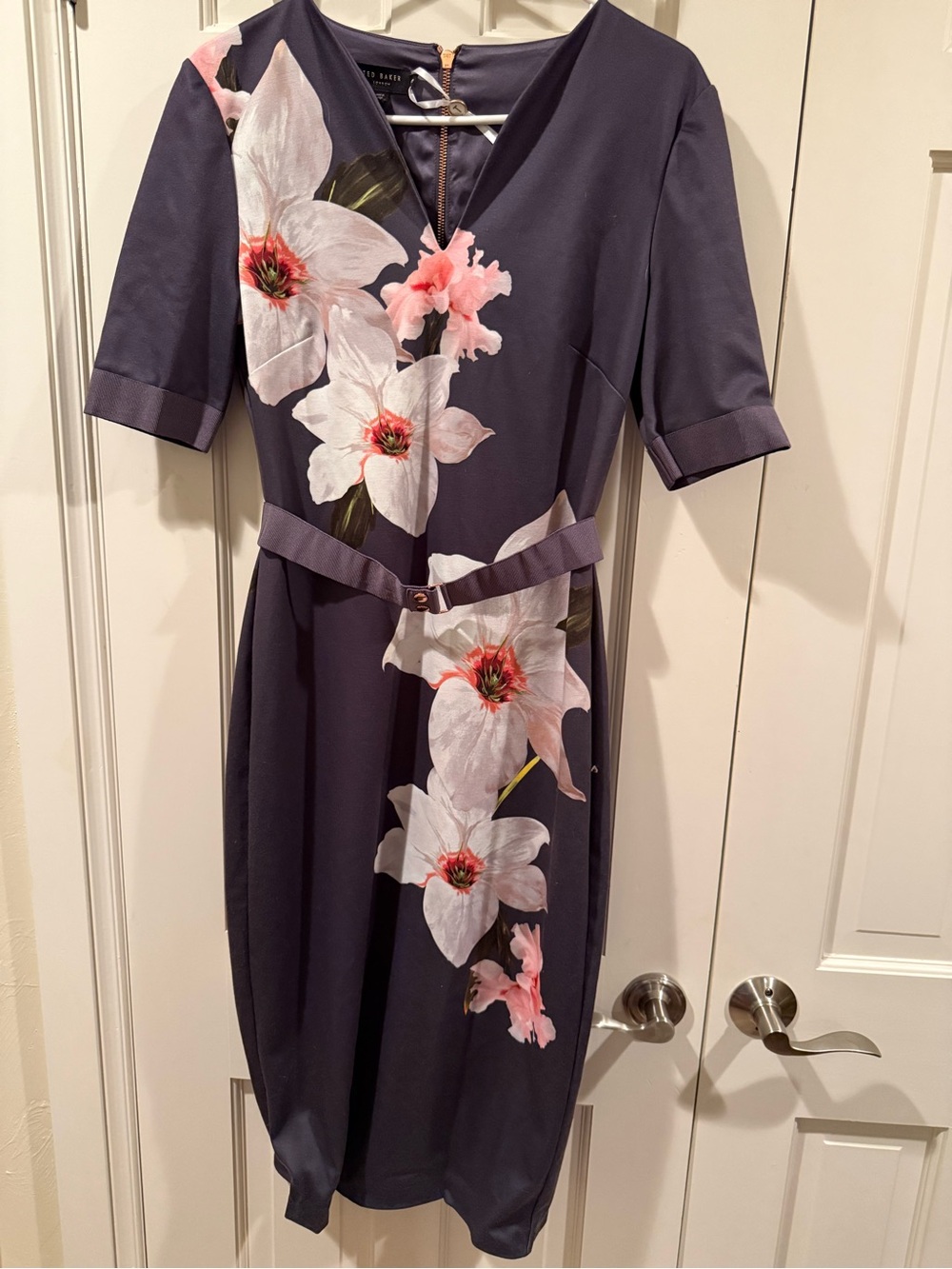 Ted Baker Bisslee Chatsworth Bloom Bodycon Gray Floral Dress Size 3 Medium 6-8